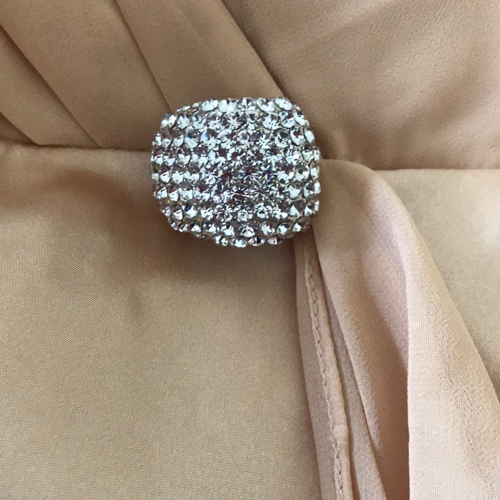 Dress - Picture 7 of 7